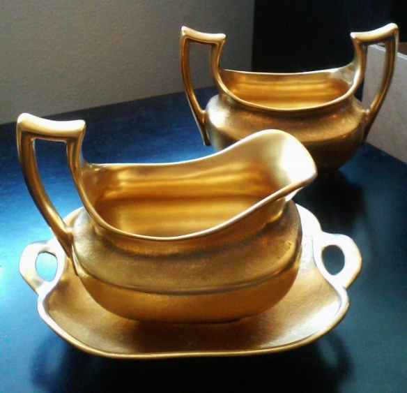 Gravy Boat with Saucer and Saucier